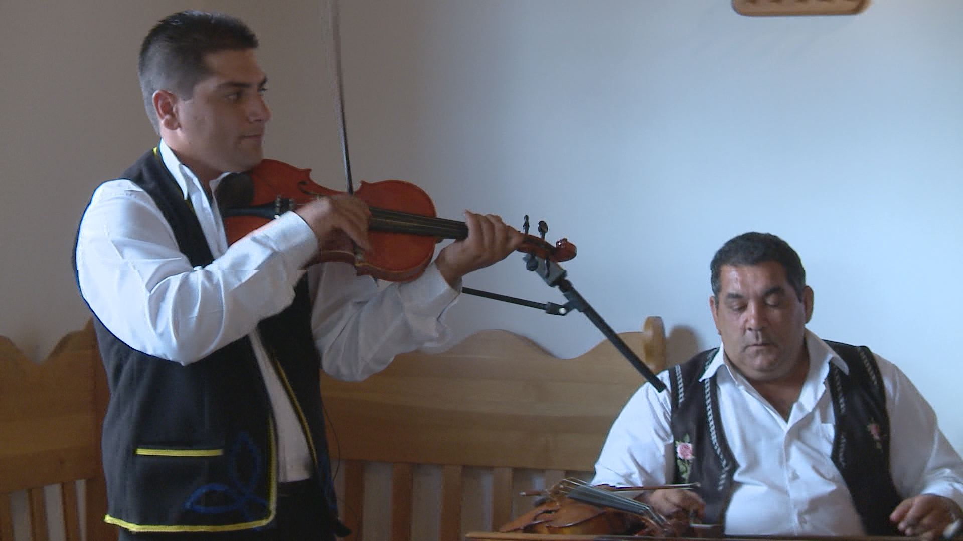 Oračkovci – Júlia, Júlia