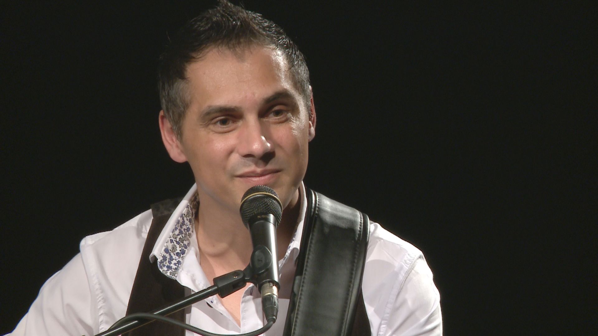 Marco Pillo – Evo, bičhav mange fotka