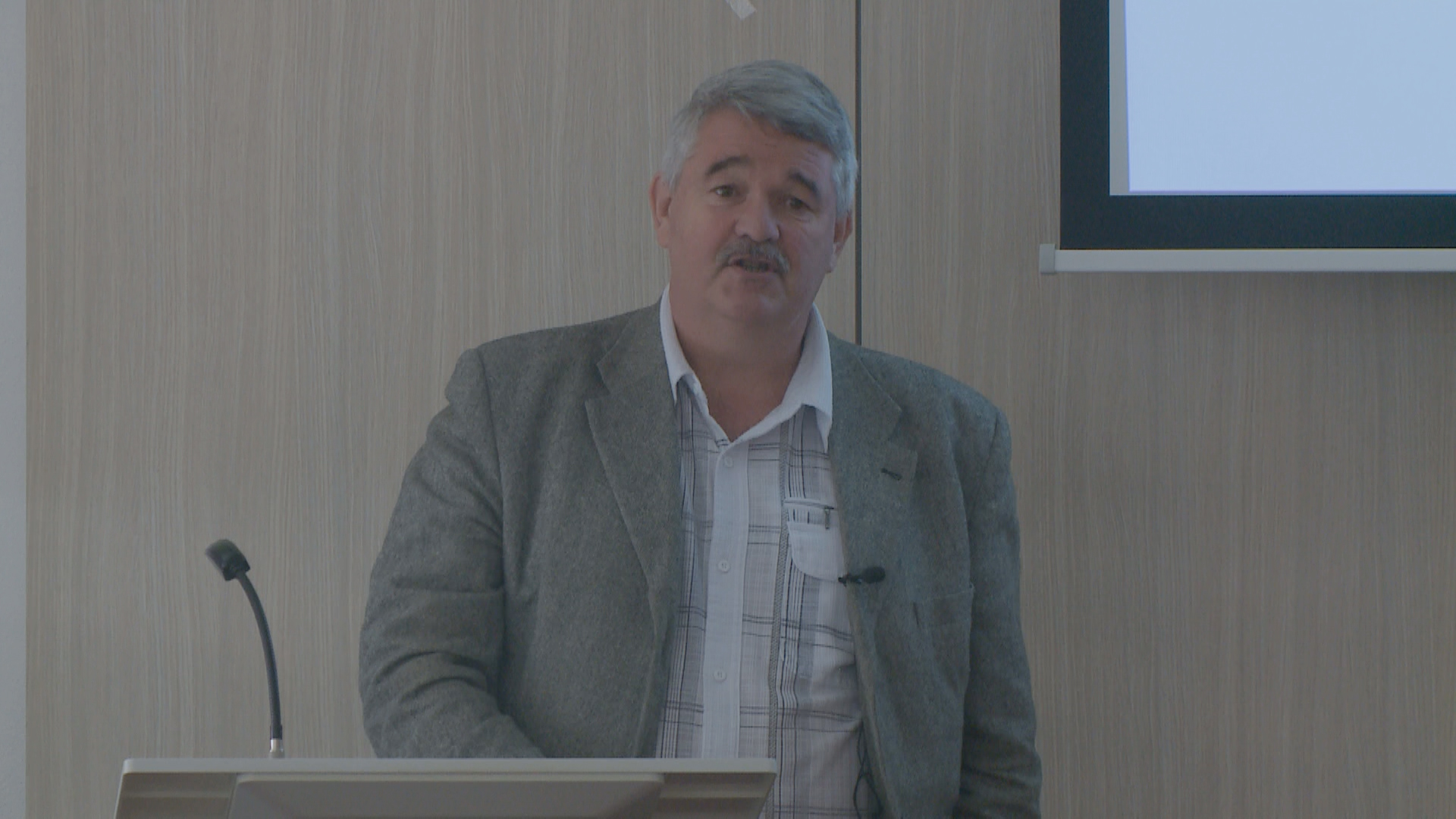 Prof. PhDr. Eduard Lukáč, PhD. – Snahy o odstránenie negramotnosti Rómov na Slovensku v 20. storočí