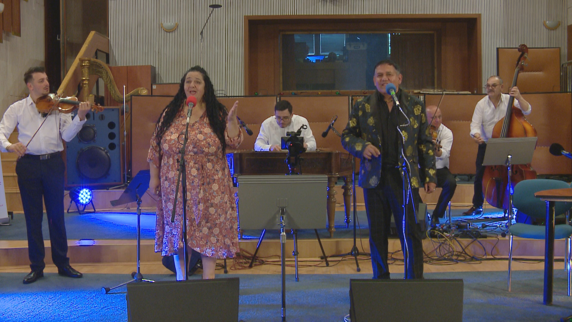 Sendreiovci Gypsy Band – Roma aven